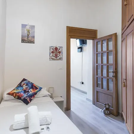 Unyca - Incantevole In Piazza Santa Croce Apartamento *