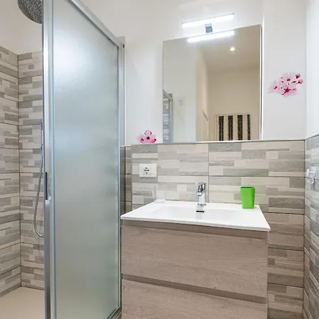 Unyca - Incantevole In Piazza Santa Croce